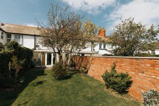 WILLOW COTTAGE - Cost 3 Bed Cottage in Penrhyn Bay with Sea Views with Access to Snowdonia - Llandrillo-yn-Rhôs - 4