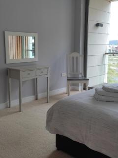 Benji & Milos Apartments - Belfast - 9