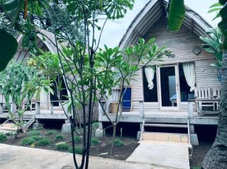 Star Bar and Bungalows - Gili Air - 4