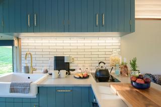 American School Bus Retreat with Hot Tub in Sussex Meadow - 8