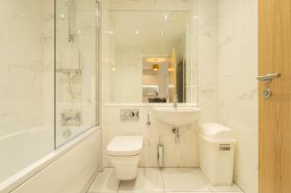 Cube/Mailbox/Luxury New Build- 2 Bed Apartment - Birmingham - 9