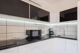 La Perla Apartments - 1