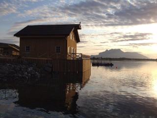 Cabin at the sea. Approved for tourist fishing - - 0