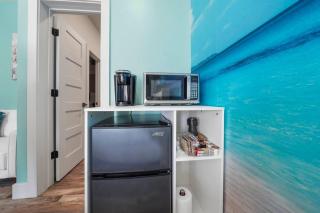 New Two Unit Modern Luxury Home Centrally Located - Houston - 5