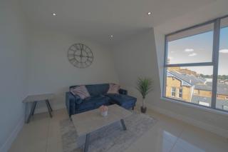 Rooftop Apartment At Queens Beautiful views - Belfast - 6