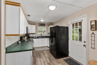 Family Forest Retreat, Paradise at Point Pleasant! - - 4