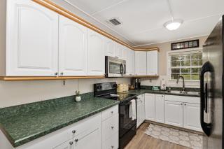 Family Forest Retreat, Paradise at Point Pleasant! - - 2
