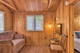 Steps to Beach! Dog-Friendly Suttons Bay Cottage - 7