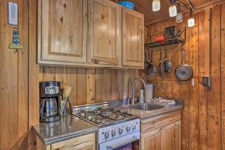 Steps to Beach! Dog-Friendly Suttons Bay Cottage - 3