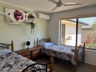 35 Rumbalara Avenue Rainbow Beach Pool Aircon Pets Welome - Rainbow Beach - 3