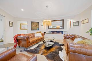 Riverside Breeze - luxury family retreat with pool - Port Macquarie - 3