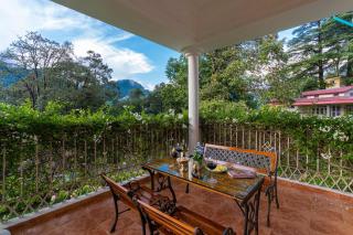 StayVista at Aloe Villa with Comp Breakfast, Indoor & Outdoor Games - Nainital - 1