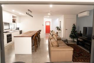 Modern Palm Beach getaway to suit whole family - Gold Coast - 7
