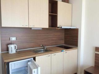 Flower Street provides accommodations with free Wifi, air conditioning - Sunny Beach - 9