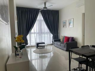 IOI Conezion Iman's Home with Pool View Unit - 0
