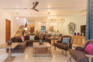 StayVista at Villa Arcadia with Alfresco Dining - Candolim - 8