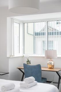 Beachside Retreat 2-Bedroom Gem with FREE Private Parking & Outdoor Space - Brighton & Hove - 3