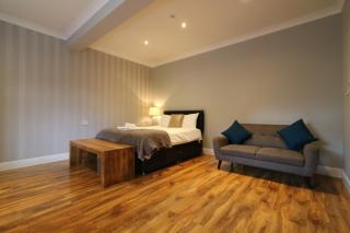 Signature - Linden Cottage Room 1 - 8