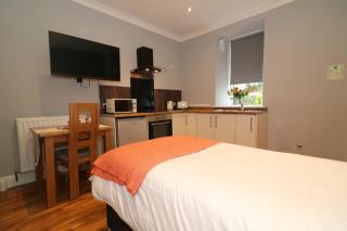 Signature - Linden Cottage Room 2 - Airdrie - 7