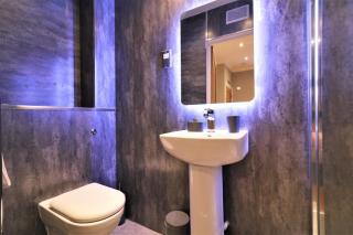 Signature - Linden Cottage Room 2 - Airdrie - 1