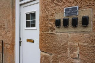 Signature - Linden Cottage Room 3 - Airdrie - 7