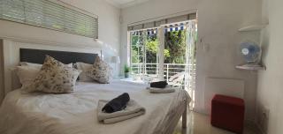 PepperTree Guest House Paulshof Jhb Sandton Solar&Borehole - Johannesburg - 1