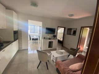 GUESTHOUSE RUZA SOBRA apartments in the attic of the house - Sobra - 4