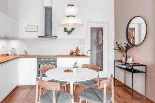 TurnKey I Main Bus Station Apartments - 5