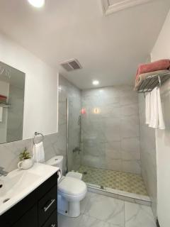 Lovely 2-bedroom Apartment in Venetian Road - Providenciales - 3
