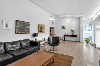 Luxurious Private Villa - 8