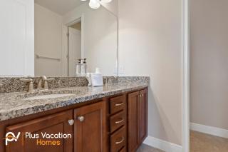 7541 Huge 8BD Home - POOLSpa - GameMovie room - 5