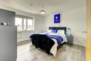 Spacious - PENTHOUSE 2 Bed Apartment with secure allocated parking - Sheffield - 9