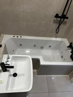 Spire Accommodations Ltd - Bradford - 5
