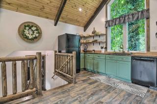 Pet-Friendly Delta Cabin with Private Hot Tub! - 1