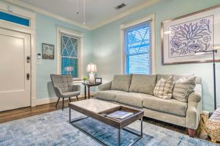 Colorful Cottage with Deck about 5 Mi to Downtown! - 6