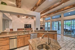 Luxe Phoenix Home Desert Butte View and Heated Pool - Phoenix - 2