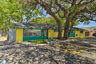 Renovated Austin Home with Yard about 9 Mi to Dtwn! - Austin - 9