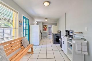 Renovated Austin Home with Yard about 9 Mi to Dtwn! - Austin - 4