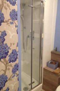 CHARMING ENGLISH STYLE STUDIO FLAT - 3