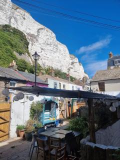 Studio Flat Next to Port and Cliffs - 1
