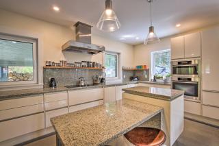 The Glabin Garrison Gem with Hot Tub and Fire Pit - 2