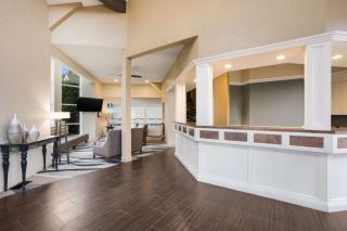 Best Western Harbour Pointe Lakefront - 9