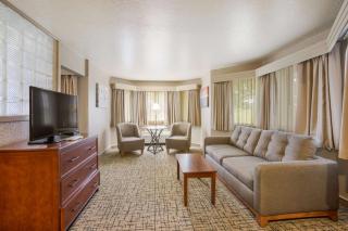 Best Western Harbour Pointe Lakefront - 1