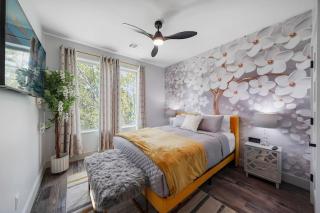 New Centrally Located Gated Modern Designer Home - Houston - 5