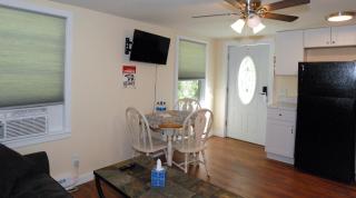 Maple Leaf Lodge - Schroon Lake - 7