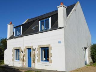 Comfortable holiday home with enclosed garden - Locquirec - 0