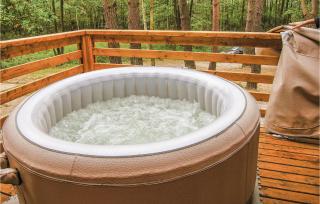 Nice Home In Ostroda With Jacuzzi - Ostróda - 4