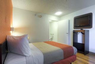 Studio 6 Suites Las Vegas, NV - Tropicana - Las Vegas - 2