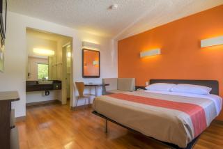 Motel 6 Las Vegas, NV – I-15 Stadium - 8