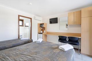 Palm Valley Motel - Tarro - 8